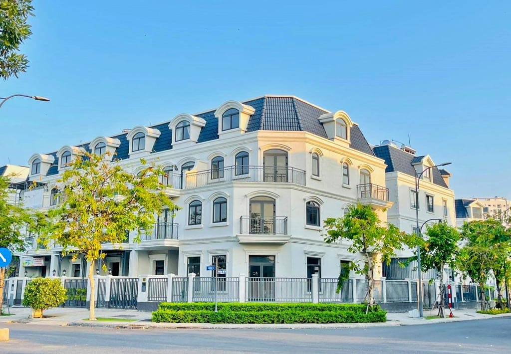 Nội khu Lakeview City